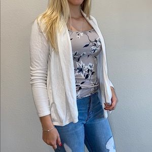 WHITE CARDIGAN ✌🏻